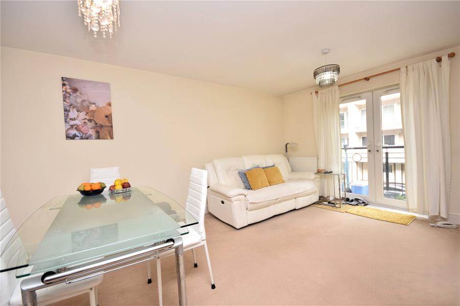 2 bedroom apartment to rent - Coxhill Way, Aylesbury, Buckinghamshire, HP21 - Property View 3