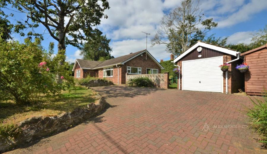 3 bedroom bungalow to rent - High Street, Burcott, Leighton Buzzard, LU7 - Property View 1
