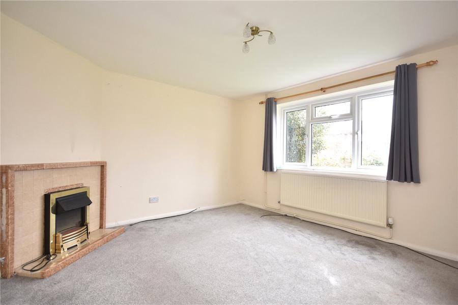 3 bedroom property to rent - Eskdale Road, Stoke Mandeville, Aylesbury, HP22 - Property View 2