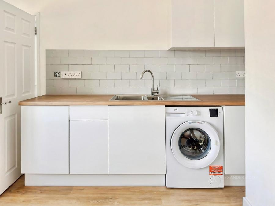 2 bedroom apartment to rent - Tomlinson Avenue, Luton, Bedfordshire, LU4 - Property View 2