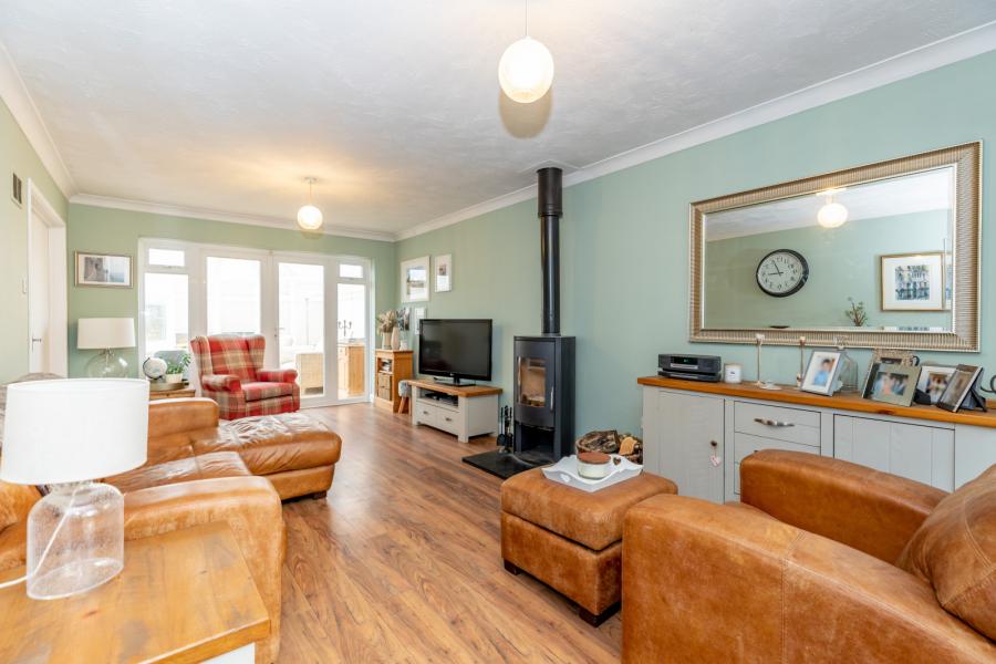4 bedroom house for sale - Magpie Way, Winslow, Buckingham, MK18 - Property View 2