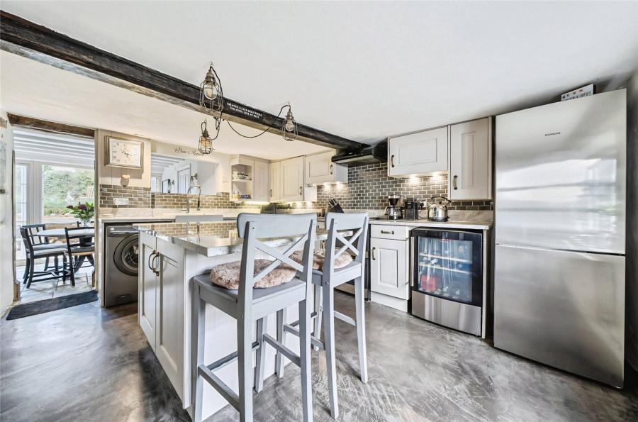3 bedroom house for sale - School Hill, North Marston, Buckingham, Buckinghamshire, MK18 - Property View 2