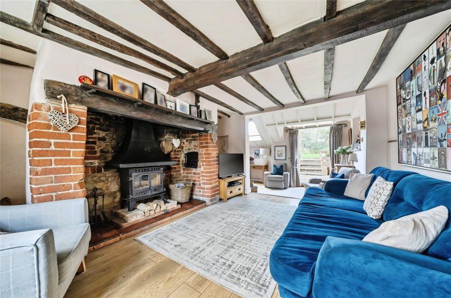 3 bedroom house for sale - School Hill, North Marston, Buckingham, Buckinghamshire, MK18 - Property View 3