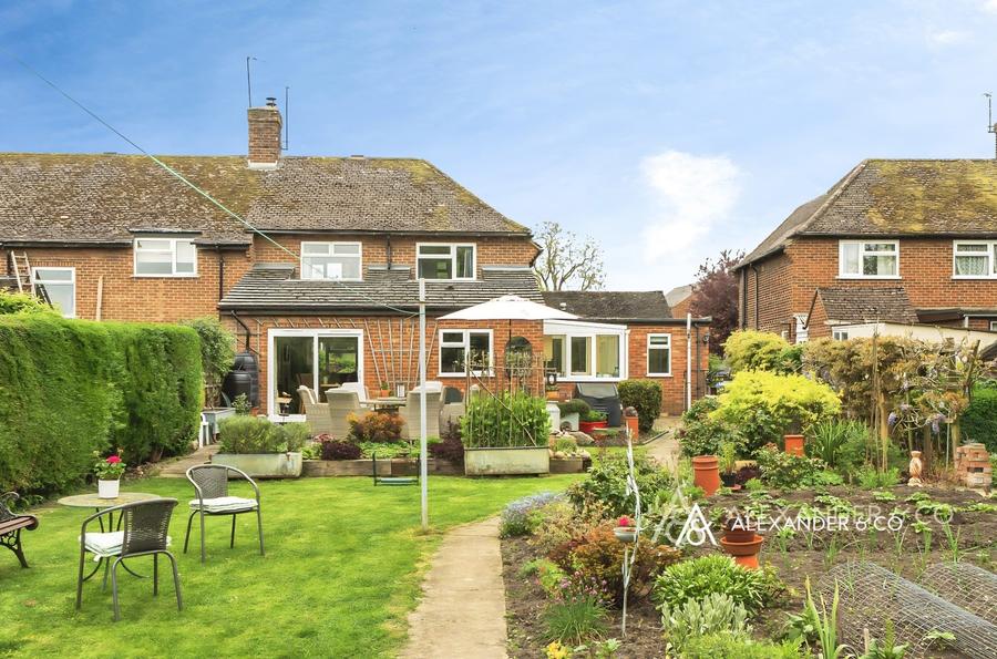 3 bedroom house for sale - Nash Road, Thornborough, Buckingham, Buckinghamshire, MK18 - Property View 2