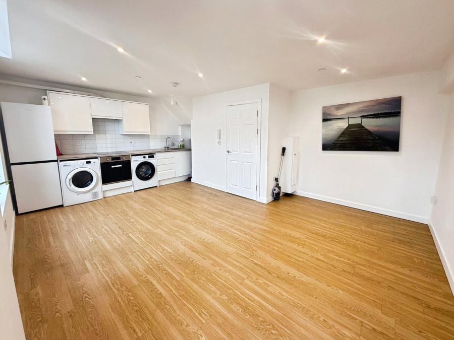 1 bedroom apartment to rent - Emlyn Walk, Newport, NP20 - Property View 1