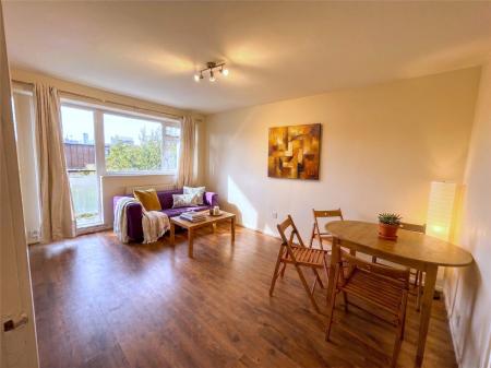 1 bedroom apartment to rent - Shuttleworth Road, London, SW11 - Property View 1