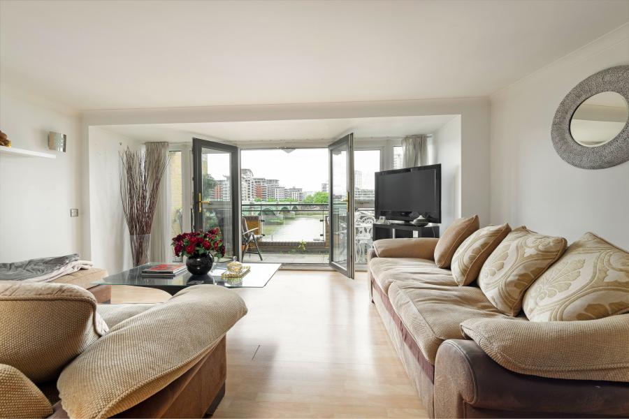 2 bedroom apartment to rent - Lombard Road, London, SW11 - Property View 1