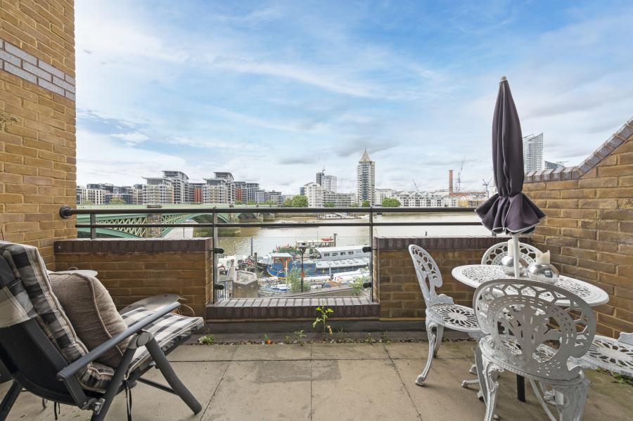 2 bedroom apartment to rent - Lombard Road, London, SW11 - Property View 3
