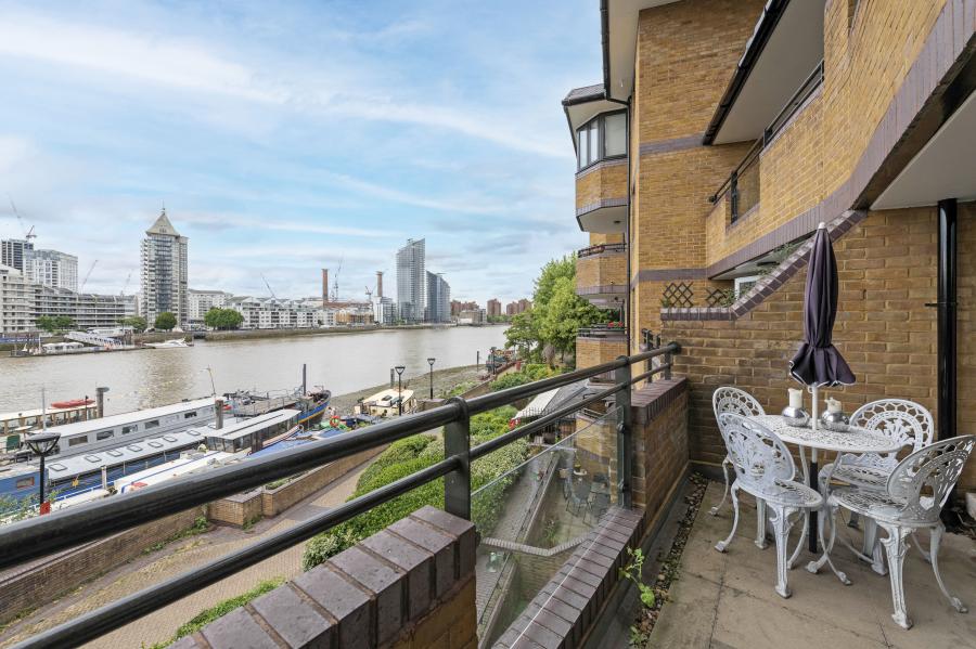 2 bedroom apartment to rent - Lombard Road, London, SW11 - Property View 2