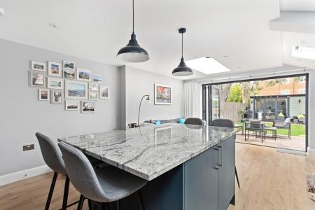 3 bedroom apartment to rent - Stephendale Road, London, SW6 - Property View 2
