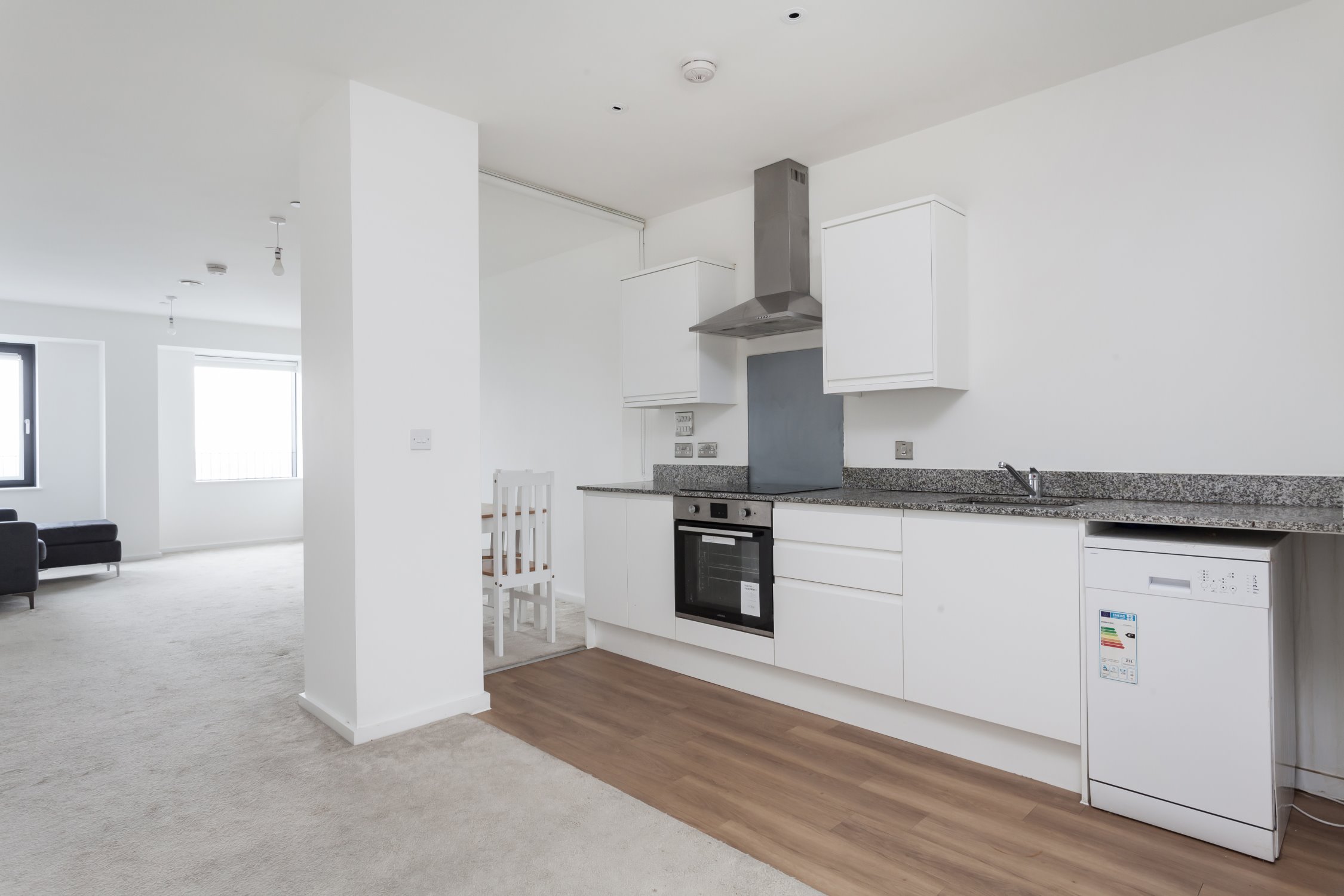 2 bedroom apartment to rent - Ilford Hill, Ilford, IG1 - Property View 1