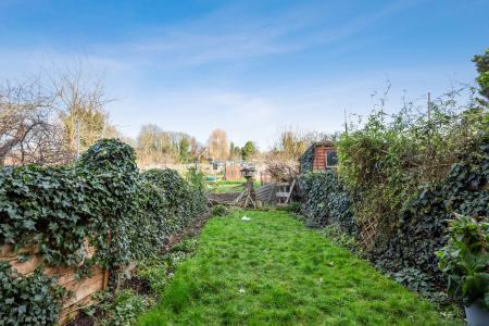 2 bedroom apartment to rent - Seymour Road, London, E10 - Property View 3