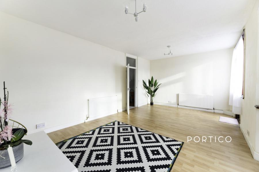 3 bedroom apartment to rent - Billet Road, London, E17 - Property View 2