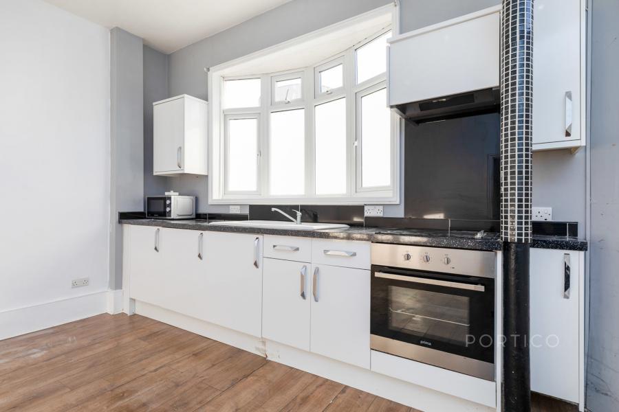 2 bedroom property to rent - Blackhorse Lane, London, E17 - Property View 2