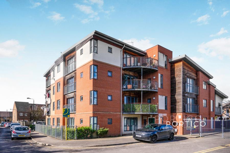 2 bedroom apartment to rent - Stephenson Road, London, E17 - Property View 1