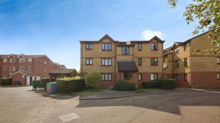 1 bedroom apartment to rent - Green Pond Close, London, E17 - Property View 1