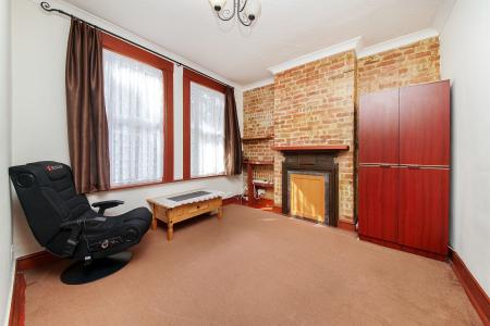2 bedroom apartment to rent - Brettenham Road, London, E17 - Property View 3