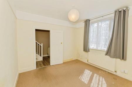 3 bedroom apartment to rent - Penrhyn Avenue, London, E17 - Property View 3