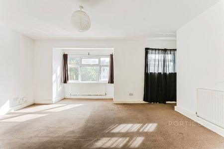 2 bedroom property to rent - Gloucester Road, London, E17 - Property View 3