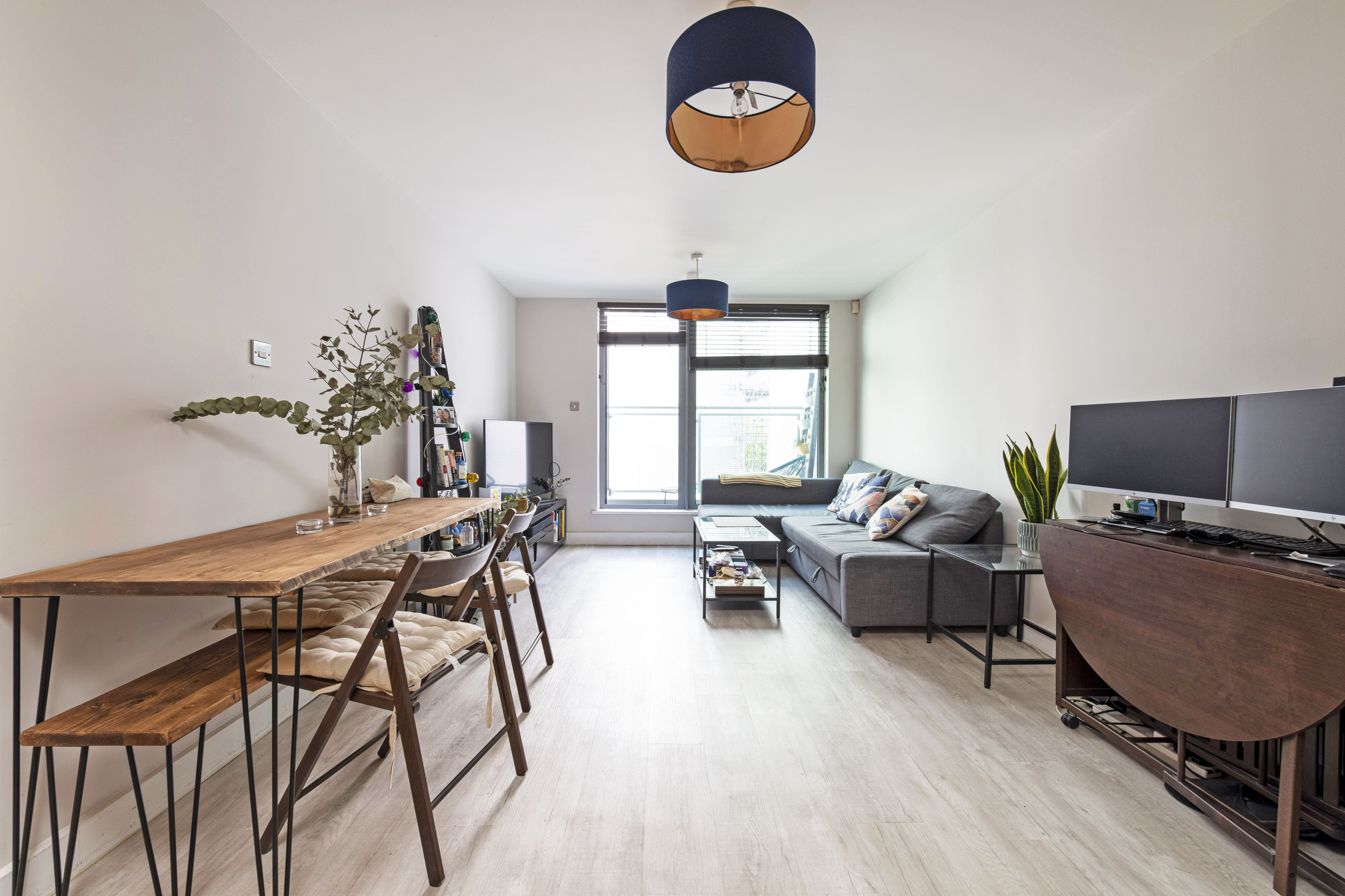 1 bedroom apartment to rent - Hardwicks Square, London, SW18 - Property View 1