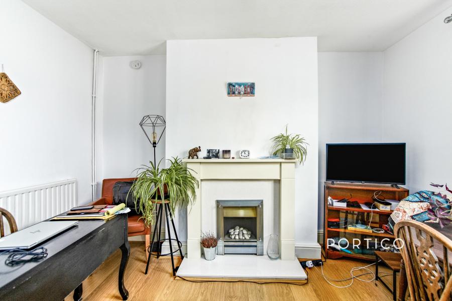 2 bedroom apartment to rent - Frogmore, London, SW18 - Property View 3