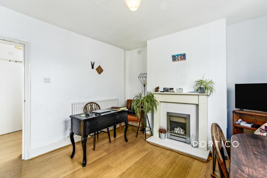 2 bedroom apartment to rent - Frogmore, London, SW18 - Property View 2