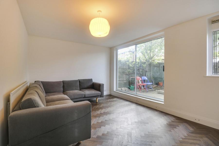 3 bedroom house to rent - Westdean Close, London, SW18 - Property View 3