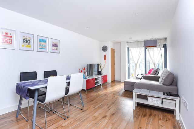 2 bedroom apartment to rent - Ewell Road, Surbiton, KT6 - Property View 1