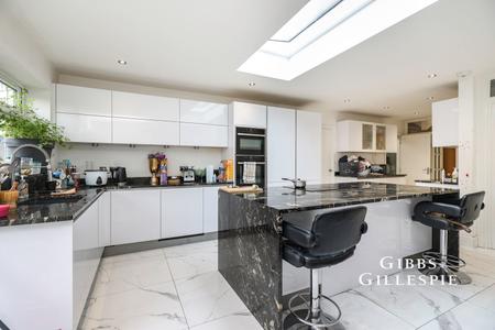 to let tangmere gardens london 61459 - Gibbs Gillespie