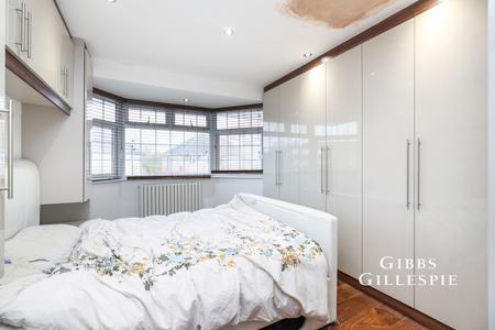 to let tangmere gardens london 61459 - Gibbs Gillespie