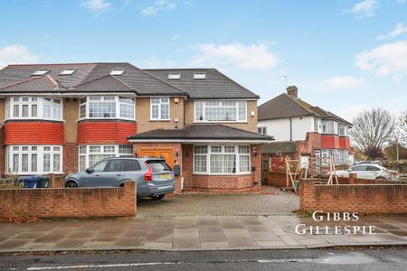 to let tangmere gardens london 61459 - Gibbs Gillespie