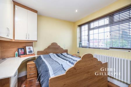 to let tangmere gardens london 61459 - Gibbs Gillespie