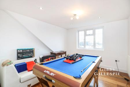 to let tangmere gardens london 61459 - Gibbs Gillespie