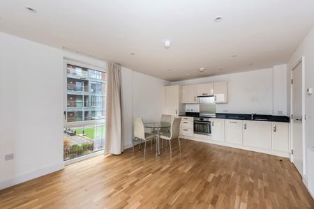 let lighterage court london 45253 - Gibbs Gillespie