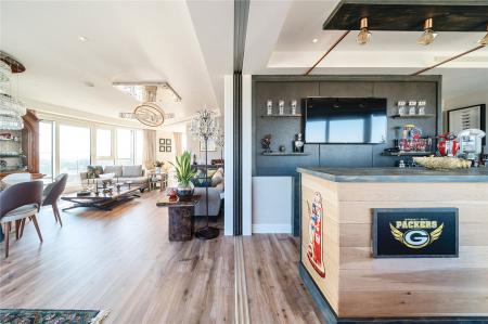 for sale dickens yard london 47245 - Gibbs Gillespie