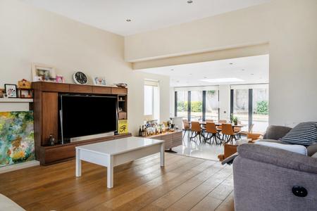 for sale hillcrest road london 23128 - Gibbs Gillespie