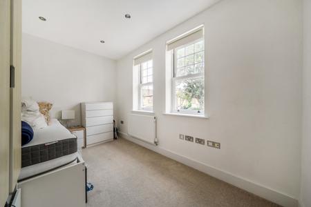 for sale hillcrest road london 23128 - Gibbs Gillespie