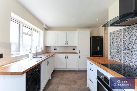 let austenwood close london 42935 - Gibbs Gillespie