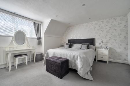 for sale nightingale way london 73725 - Gibbs Gillespie