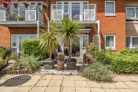  2 stewart court london 56043 - Gibbs Gillespie