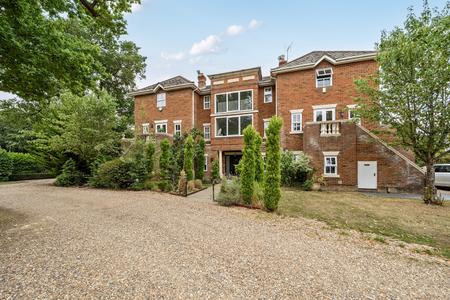 for sale laurel court london 57914 - Gibbs Gillespie