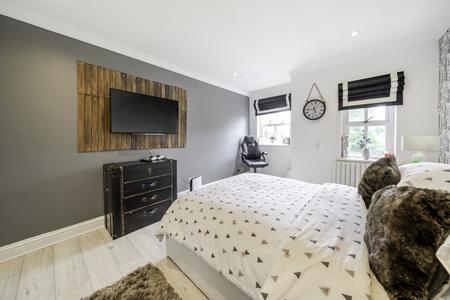 for sale laurel court london 57914 - Gibbs Gillespie