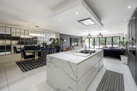 for sale laurel court london 57914 - Gibbs Gillespie