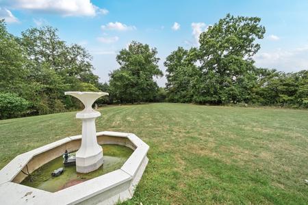 for sale laurel court london 57914 - Gibbs Gillespie