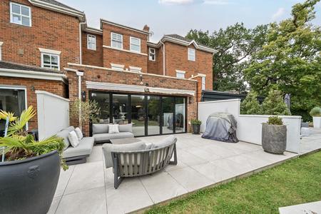 for sale laurel court london 57914 - Gibbs Gillespie