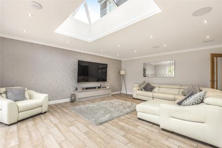 under offer dukes close london 8763 - Gibbs Gillespie