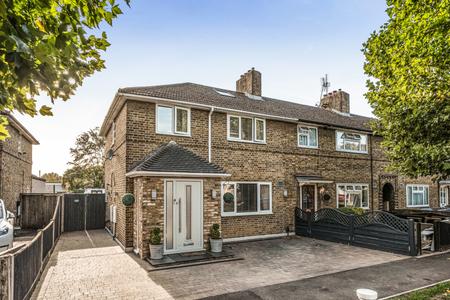 for sale acacia avenue london 76036 - Gibbs Gillespie