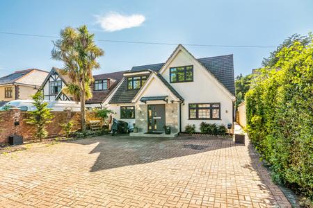 for sale sunray avenue london 68920 - Gibbs Gillespie