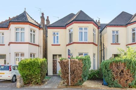 for sale kenton avenue london 73645 - Gibbs Gillespie