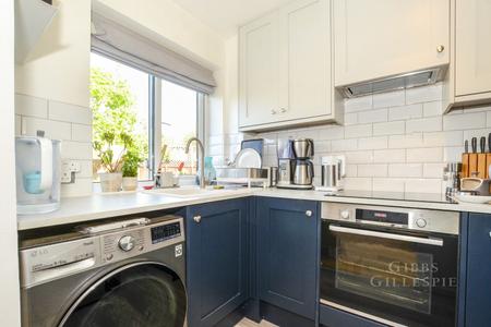 let vicarage close london 62788 - Gibbs Gillespie